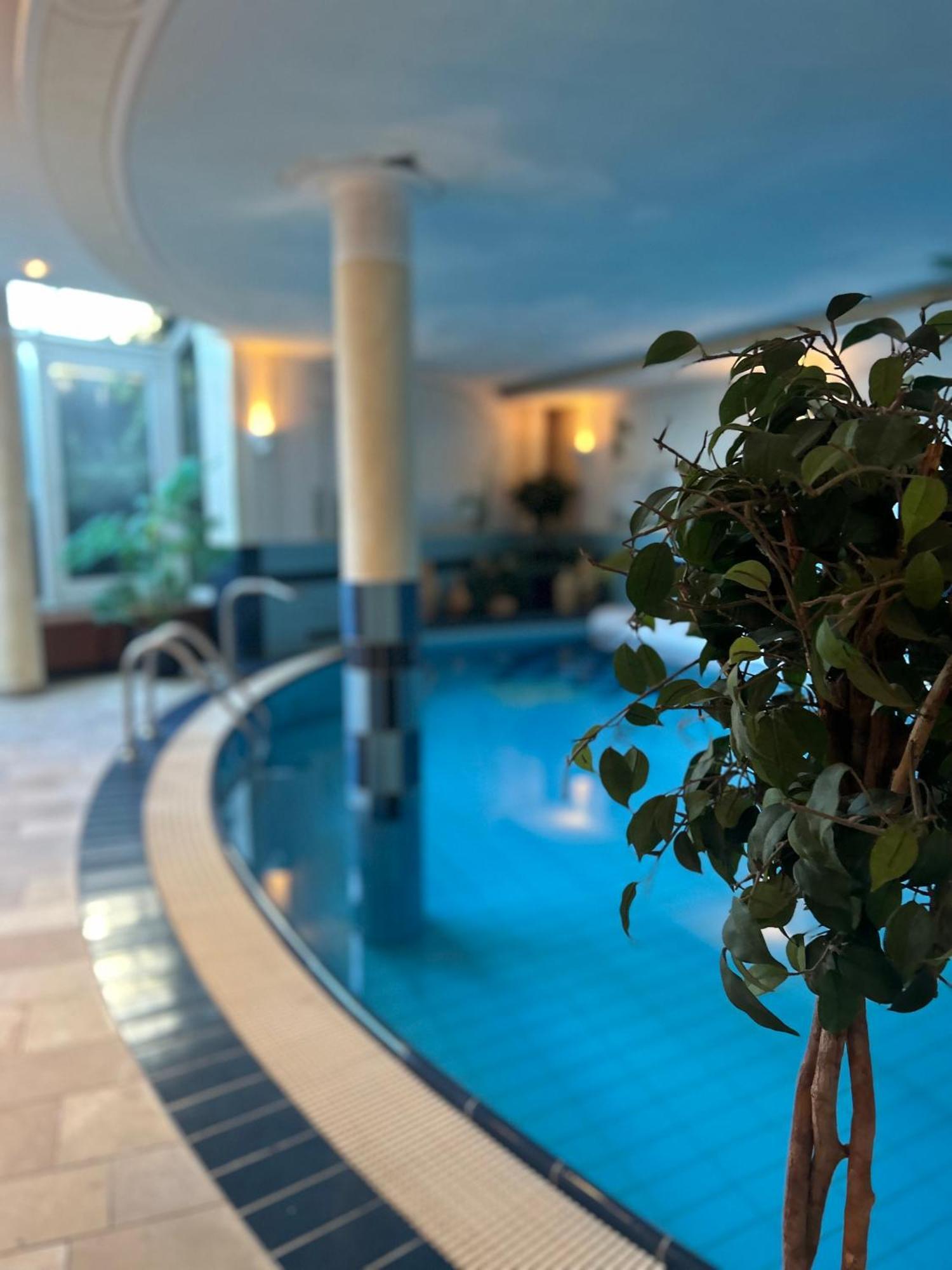 Hotel Seehof Leipzig Zwenkau Exteriör bild