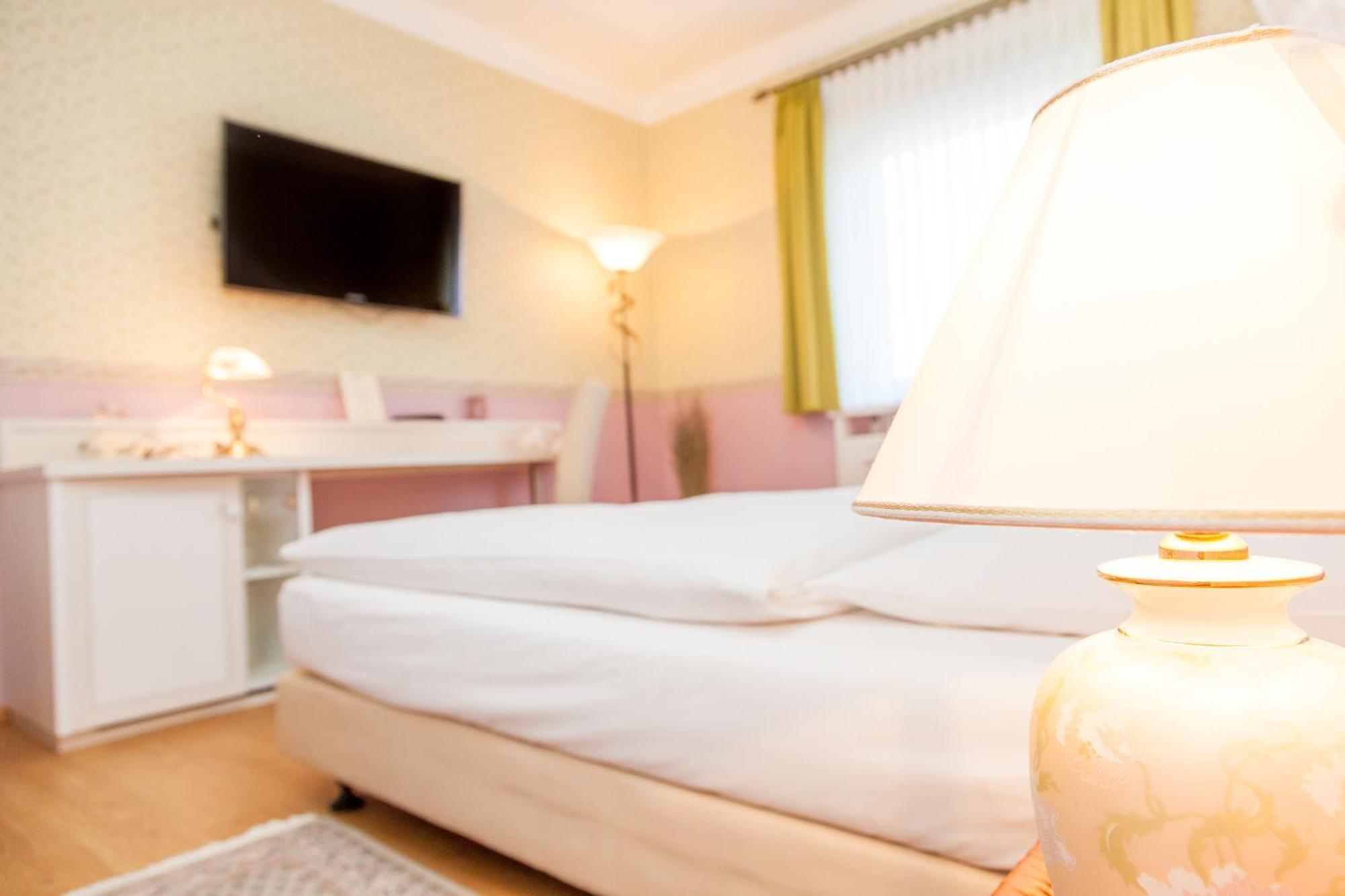 Hotel Seehof Leipzig Zwenkau Exteriör bild