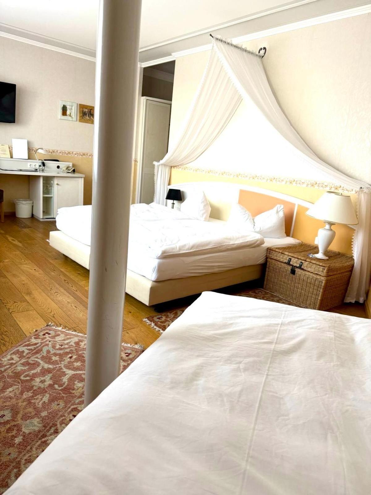 Hotel Seehof Leipzig Zwenkau Exteriör bild